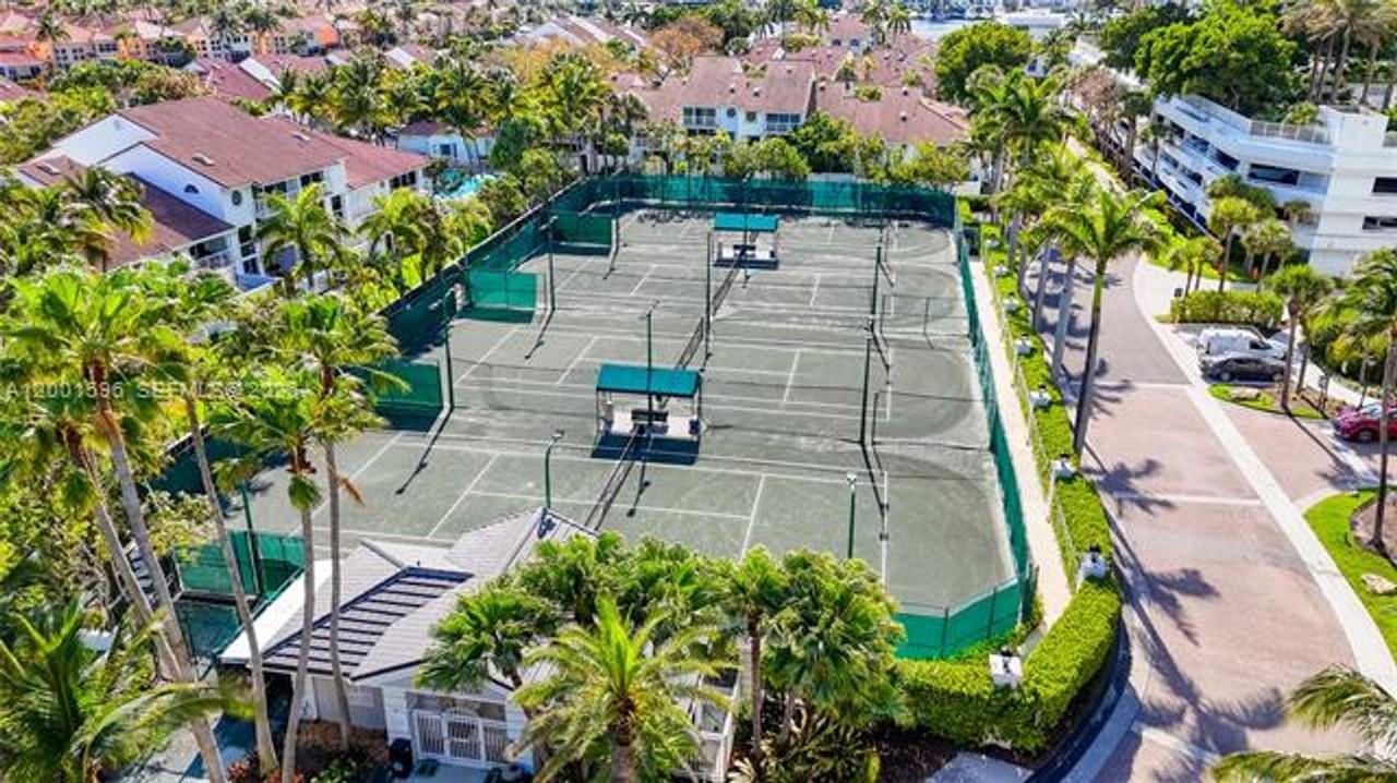 21050 Point Pl #2301 - Photo 6 of 39