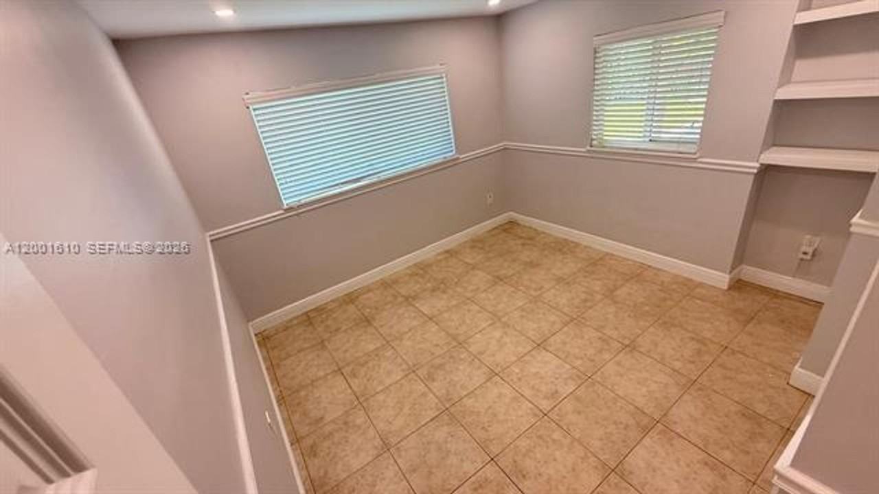 8820 Sw 43rd Ter - Photo 6 of 17