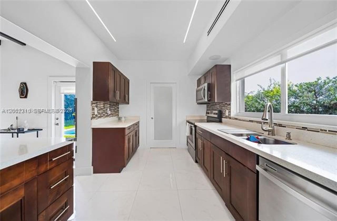 3531 Sw 1st Ave - Photo 7 of 44