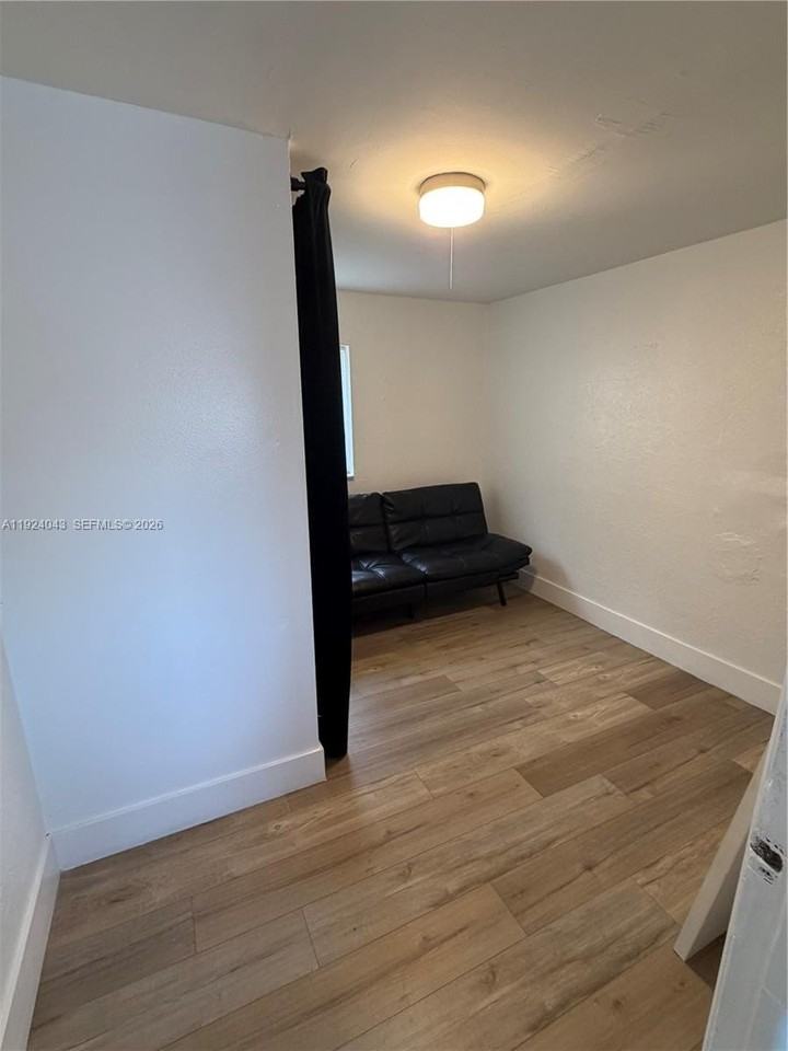 506 N 60th Ter - Photo 5 of 16