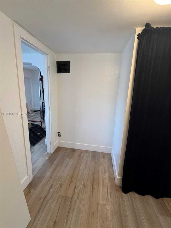 506 N 60th Ter - Photo 7 of 16