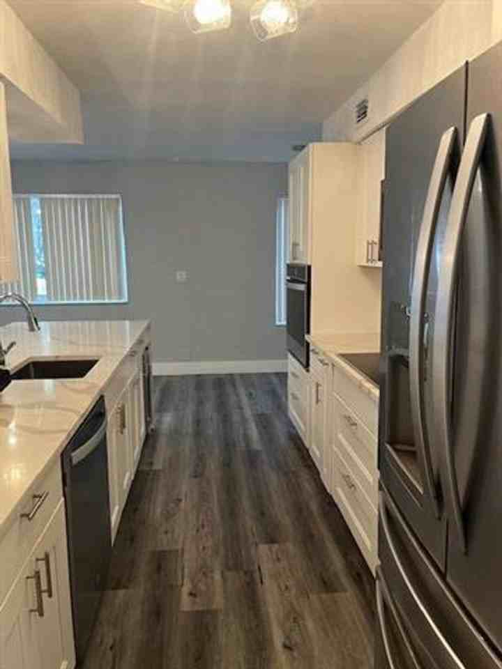 992 992 NW 93rd Avenue Ave - Photo 7 of 26