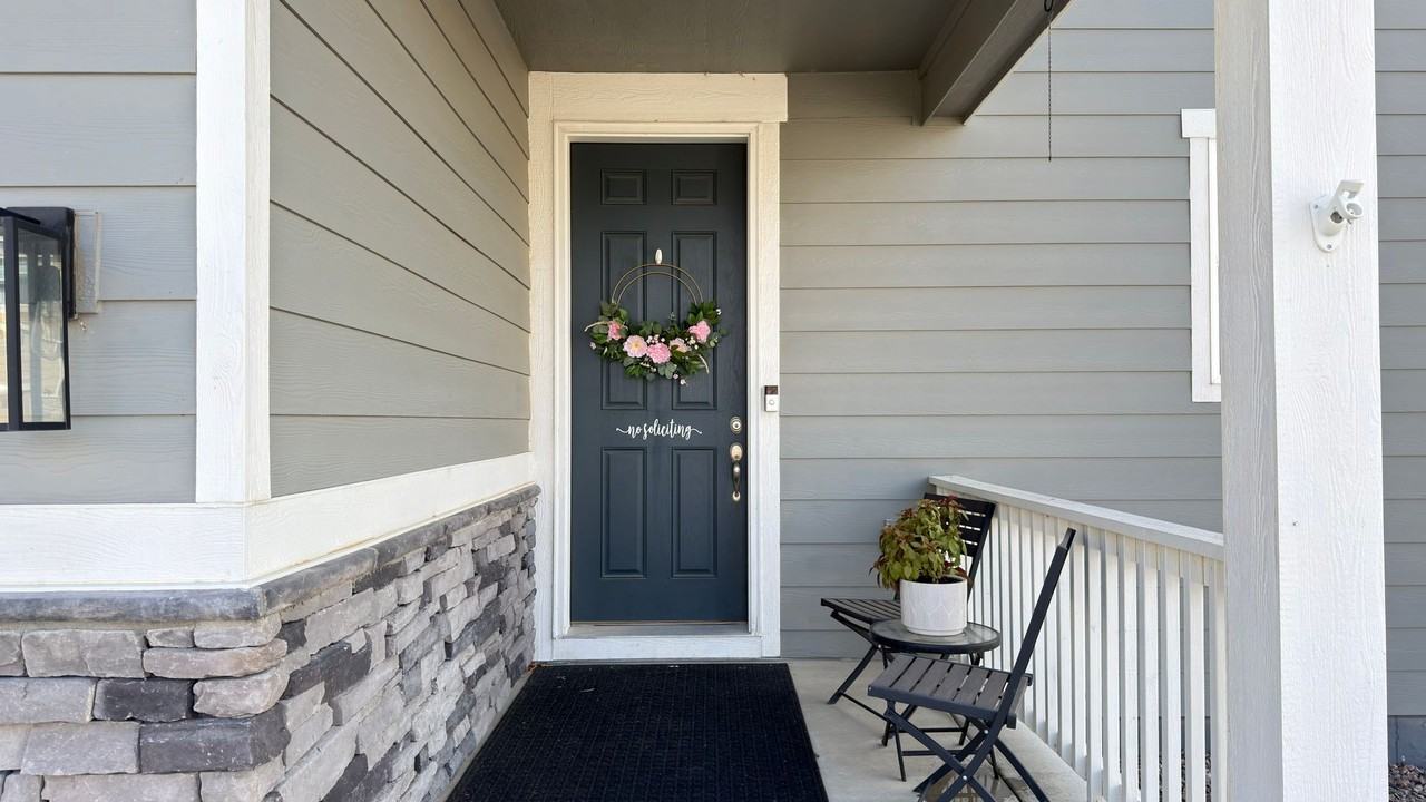 965 Waterloo Ct - Photo 5 of 33