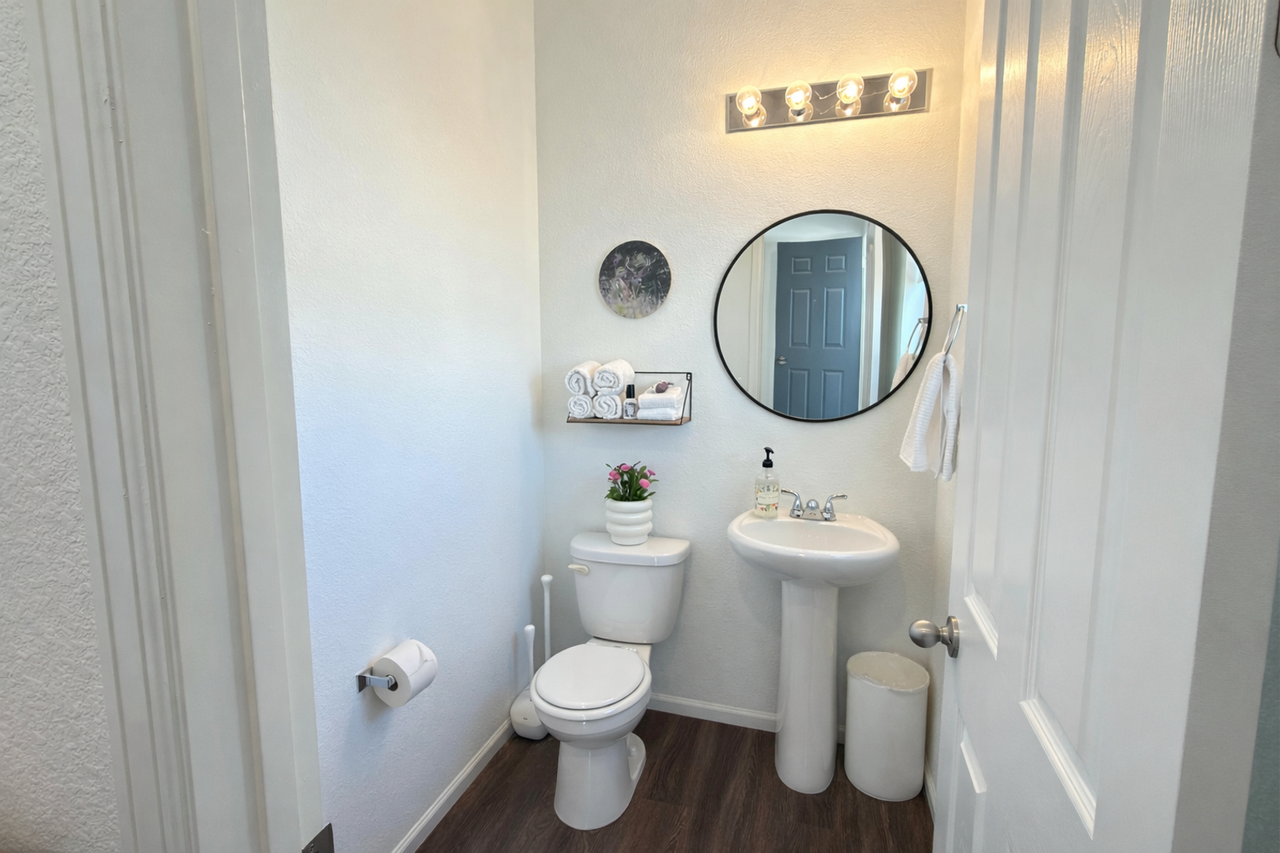 965 Waterloo Ct - Photo 7 of 33