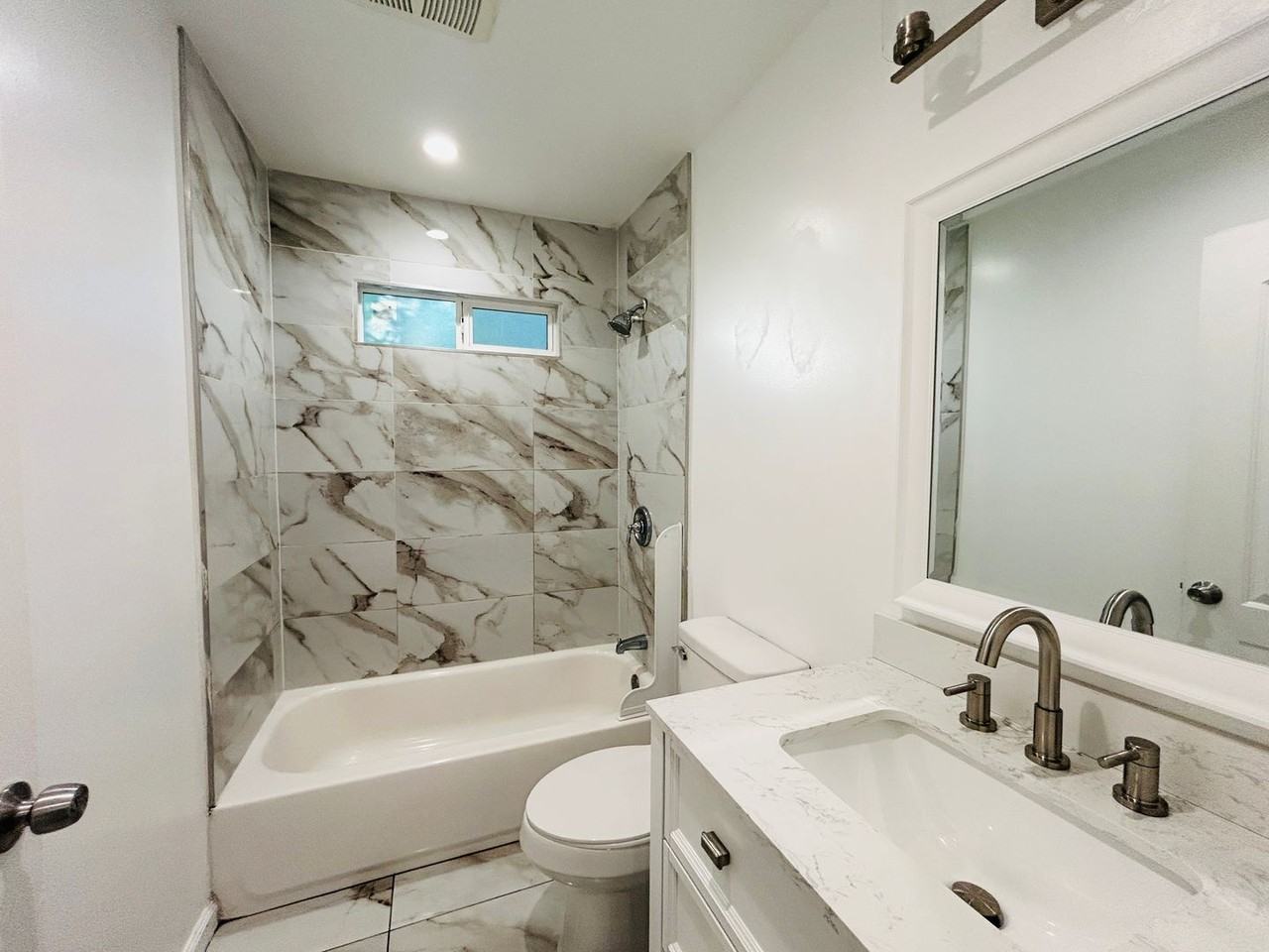 12717 Bradley Ave - Photo 7 of 13