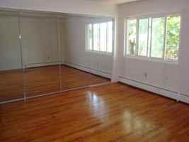 featured image of 3 Camelot Dr #4