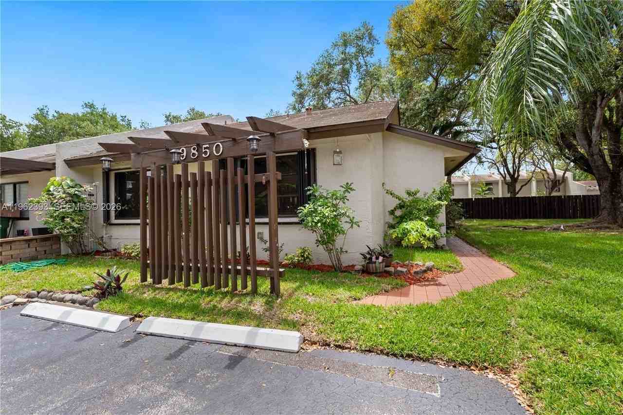 9850 Nw 15th Ct #9850 - Photo 2 of 21