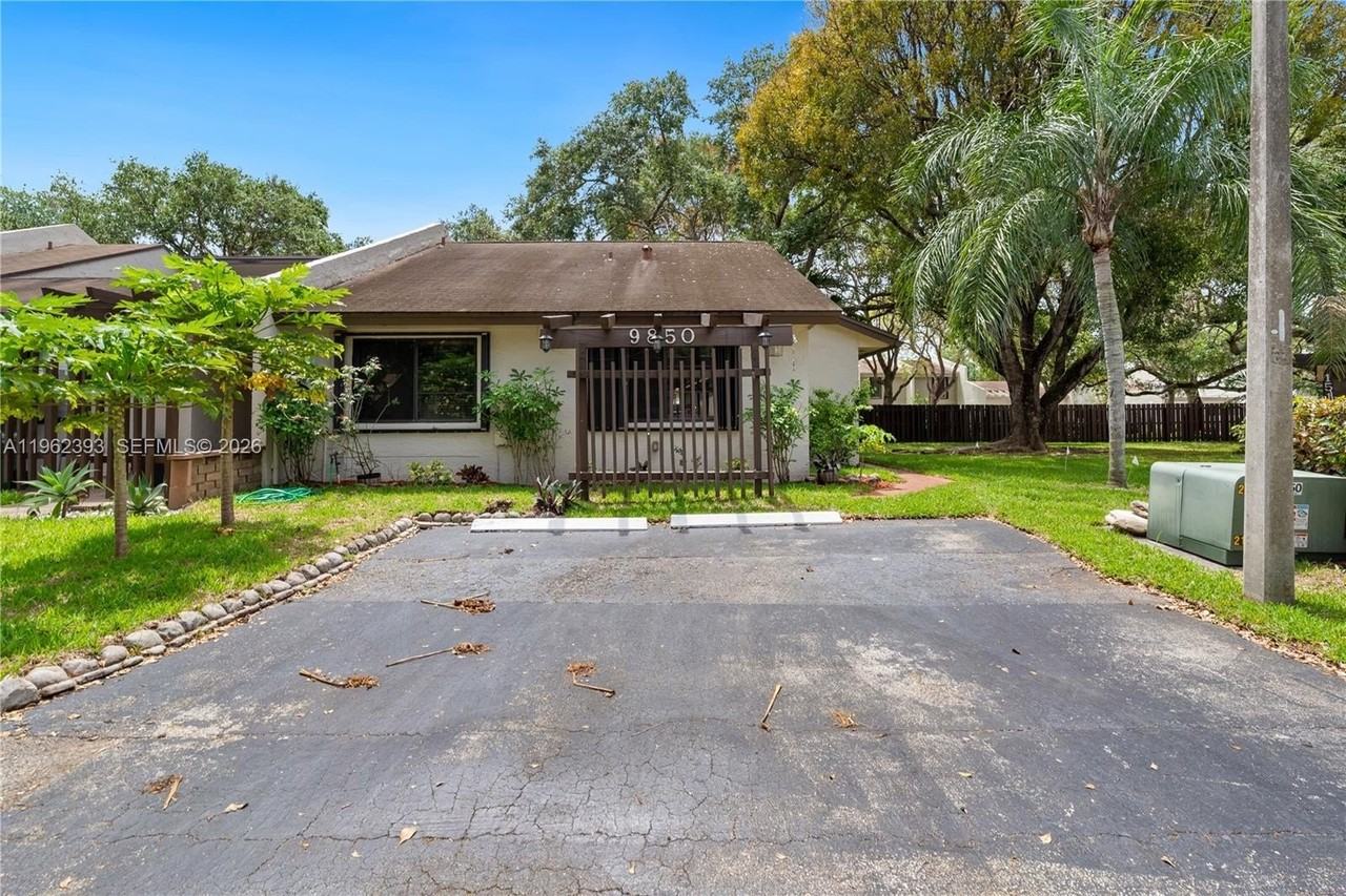 9850 Nw 15th Ct #9850 - Photo 3 of 21