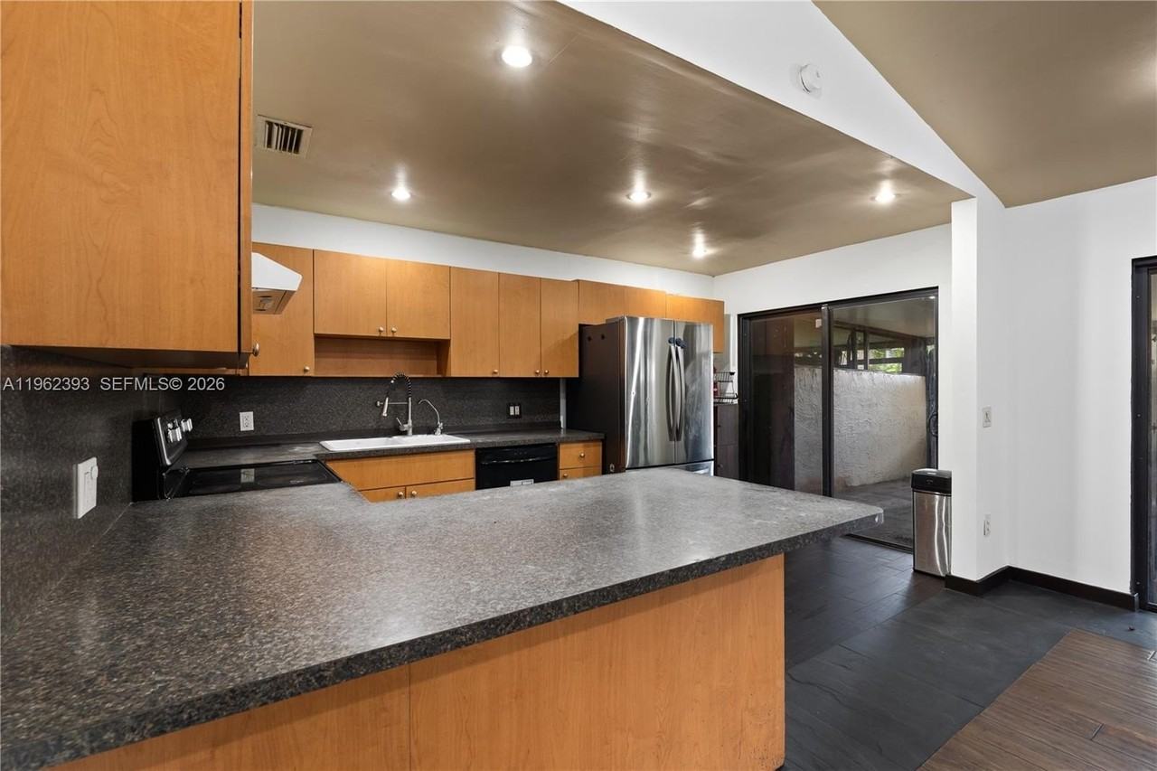 9850 Nw 15th Ct #9850 - Photo 7 of 21