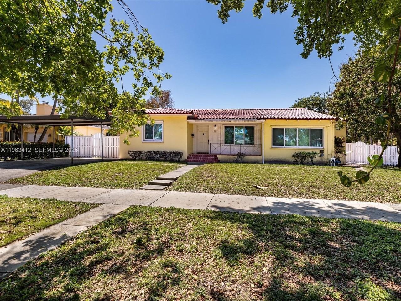 630 Sw 25th Rd - Photo 2 of 35