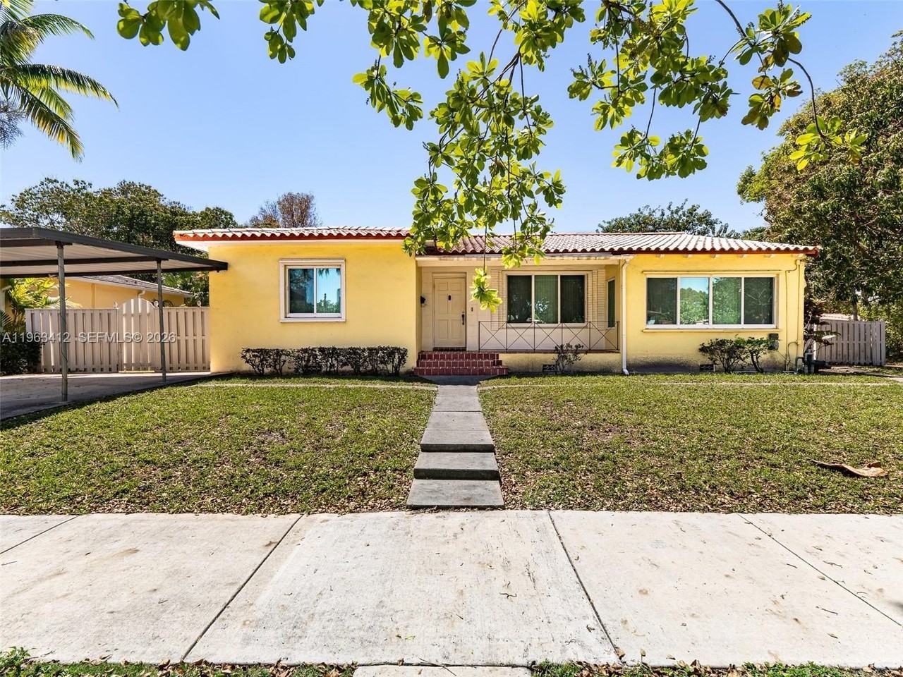 630 Sw 25th Rd - Photo 3 of 35