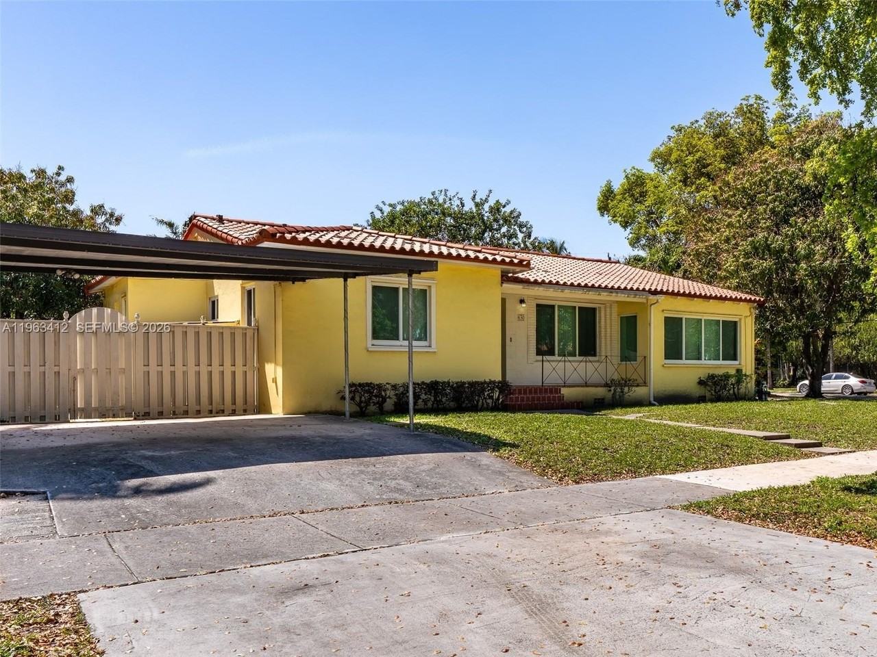 630 Sw 25th Rd - Photo 4 of 35