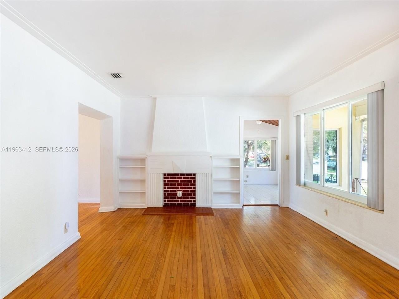 630 Sw 25th Rd - Photo 5 of 35