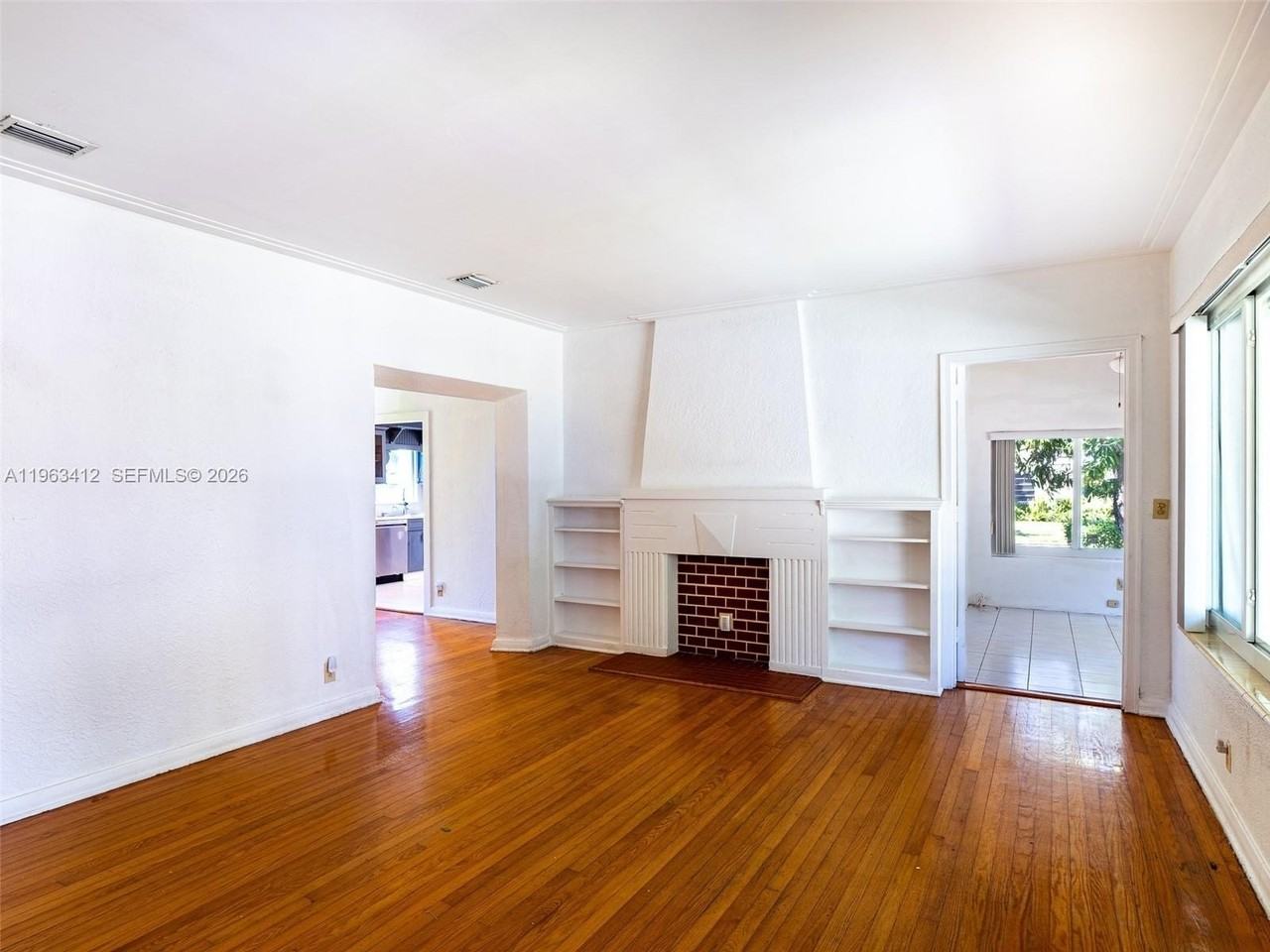 630 Sw 25th Rd - Photo 6 of 35