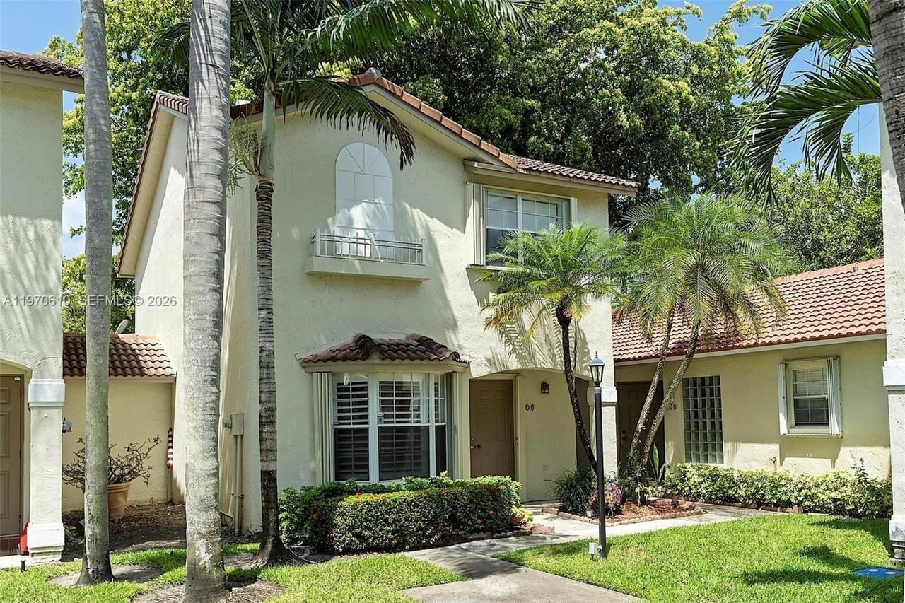 706 Nw 108th Ter - Photo 2 of 46