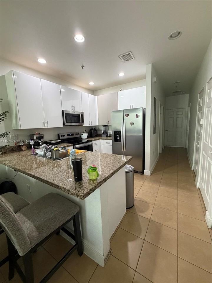 977 Sw 147th Ave #2509 - Photo 2 of 9