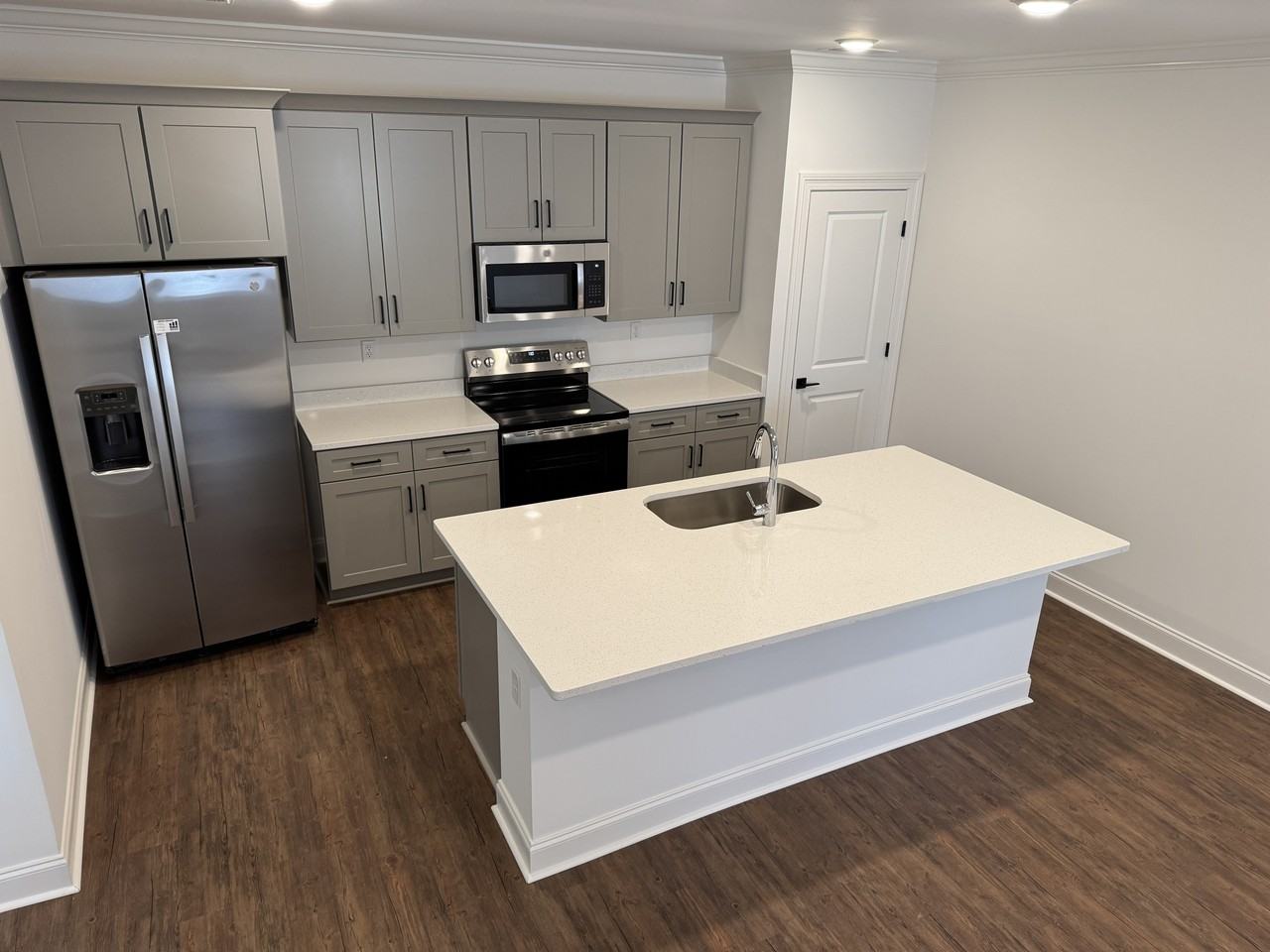 671 Cottage Grove Cir #1 - Photo 4 of 13