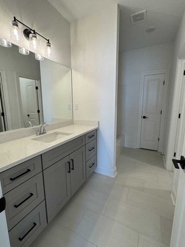 671 Cottage Grove Cir #1 - Photo 7 of 13