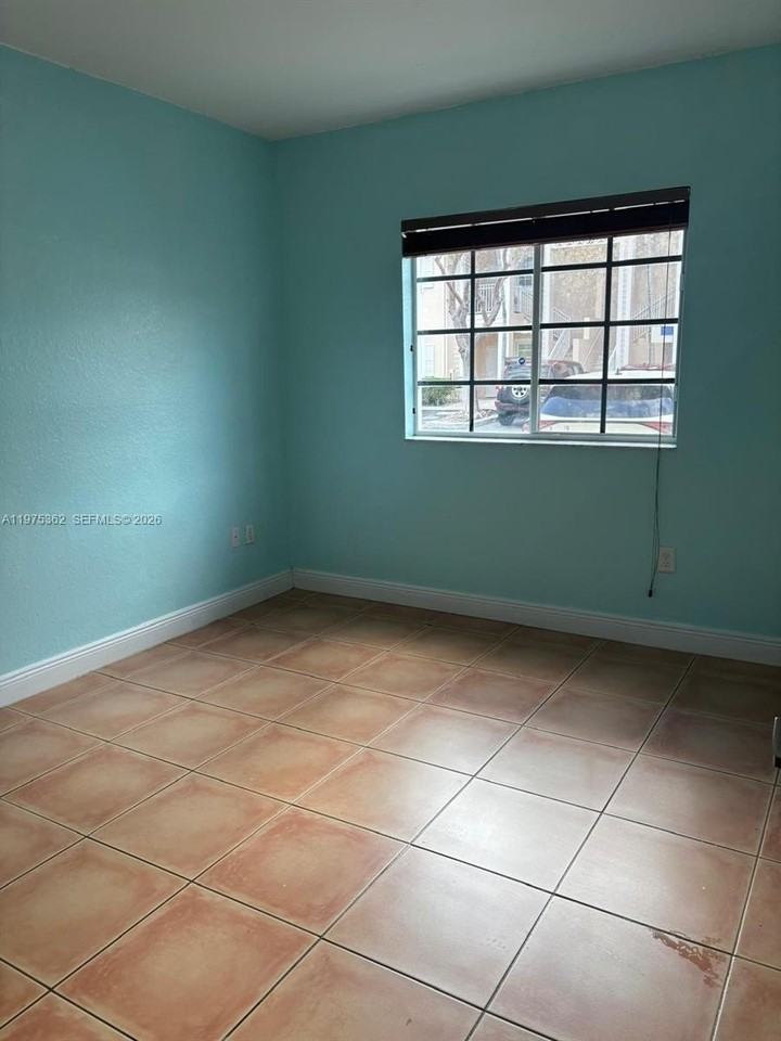 371 Ne 26th Ter #101 - Photo 3 of 10