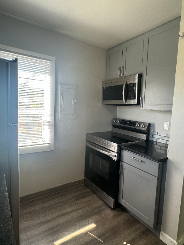 5429 Delridge Way Sw - Photo 7 of 19