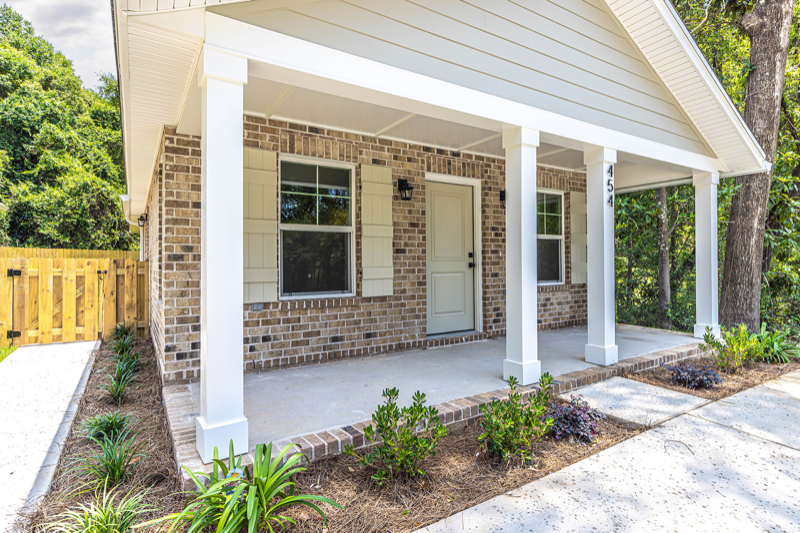 454 Reeves St - Photo 2 of 28