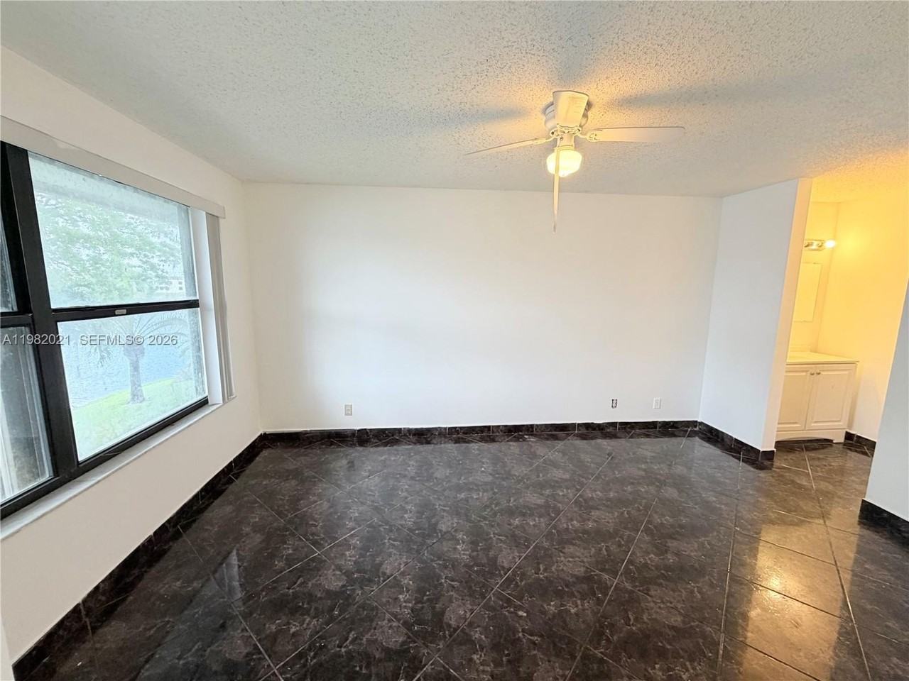 206 Lake Pointe Dr #206 - Photo 4 of 20
