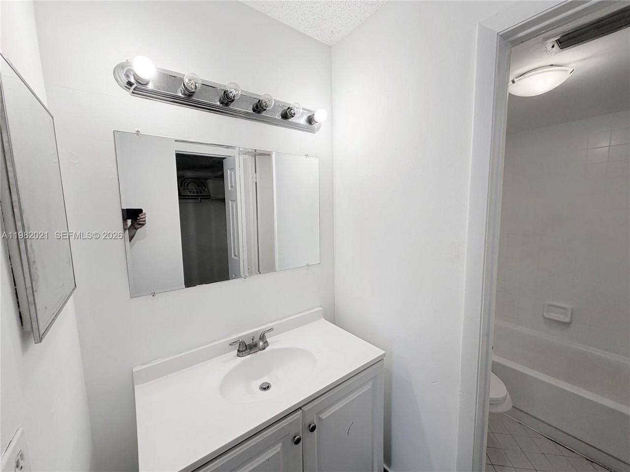206 Lake Pointe Dr #206 - Photo 6 of 20