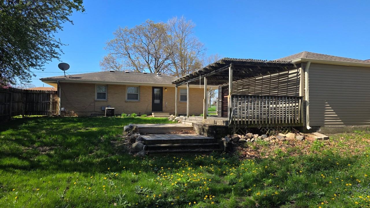 2564 E Tiffin Ave - Photo 5 of 15