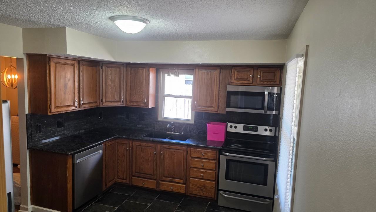 2564 E Tiffin Ave - Photo 6 of 15