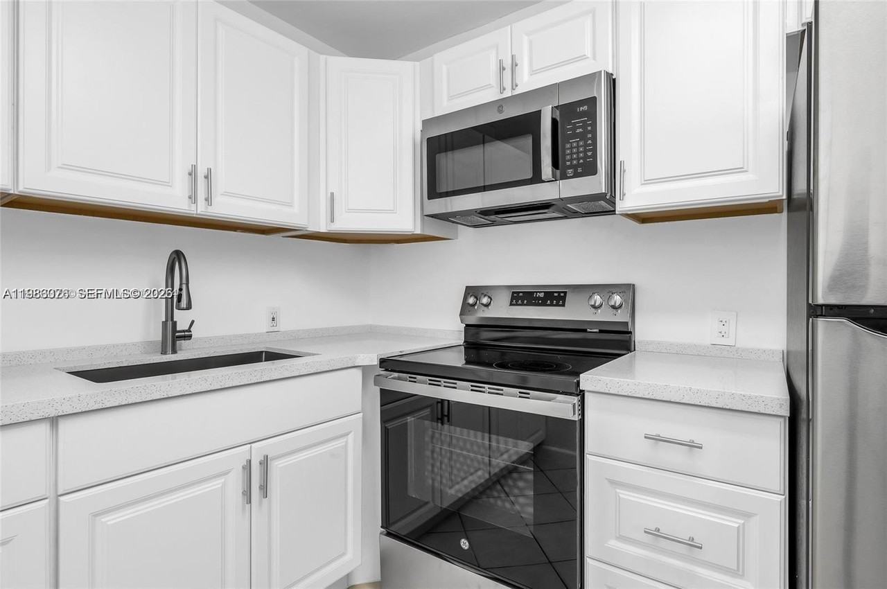 257 Fanshaw G #257 - Photo 2 of 17