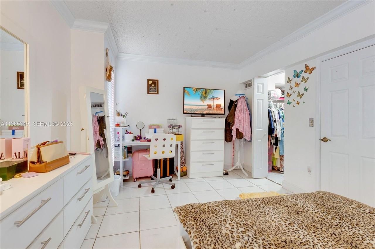 1758 W 58th St #1758 - Photo 7 of 47