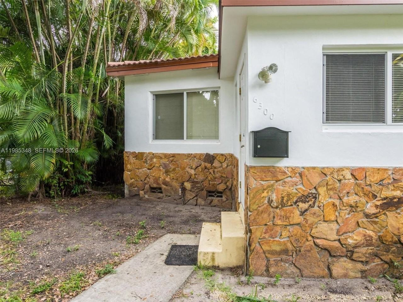 6300 Nw 41st St - Photo 3 of 34