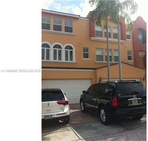 2636 Ne 15th St #2636 - Photo 2 of 11