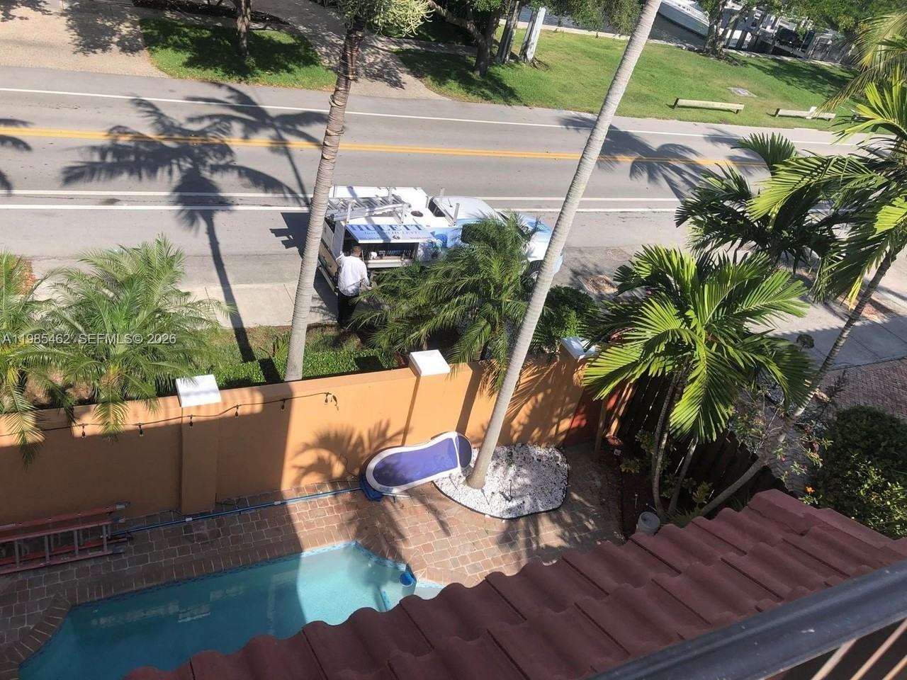 2636 Ne 15th St #2636 - Photo 5 of 11