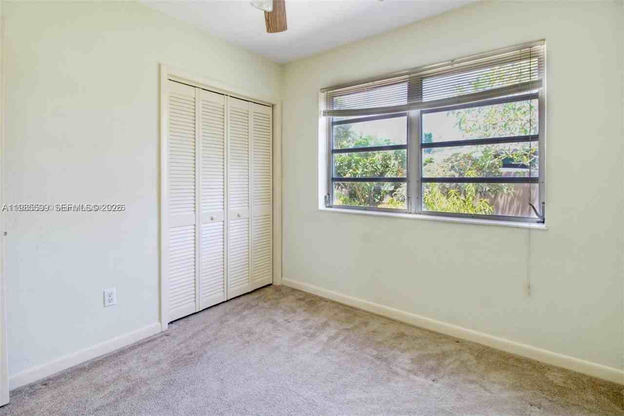 10250 Caribbean Blvd - Photo 3 of 21