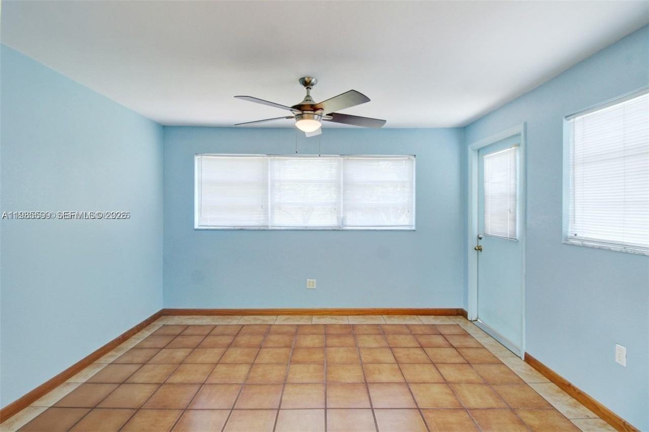 10250 Caribbean Blvd - Photo 6 of 21