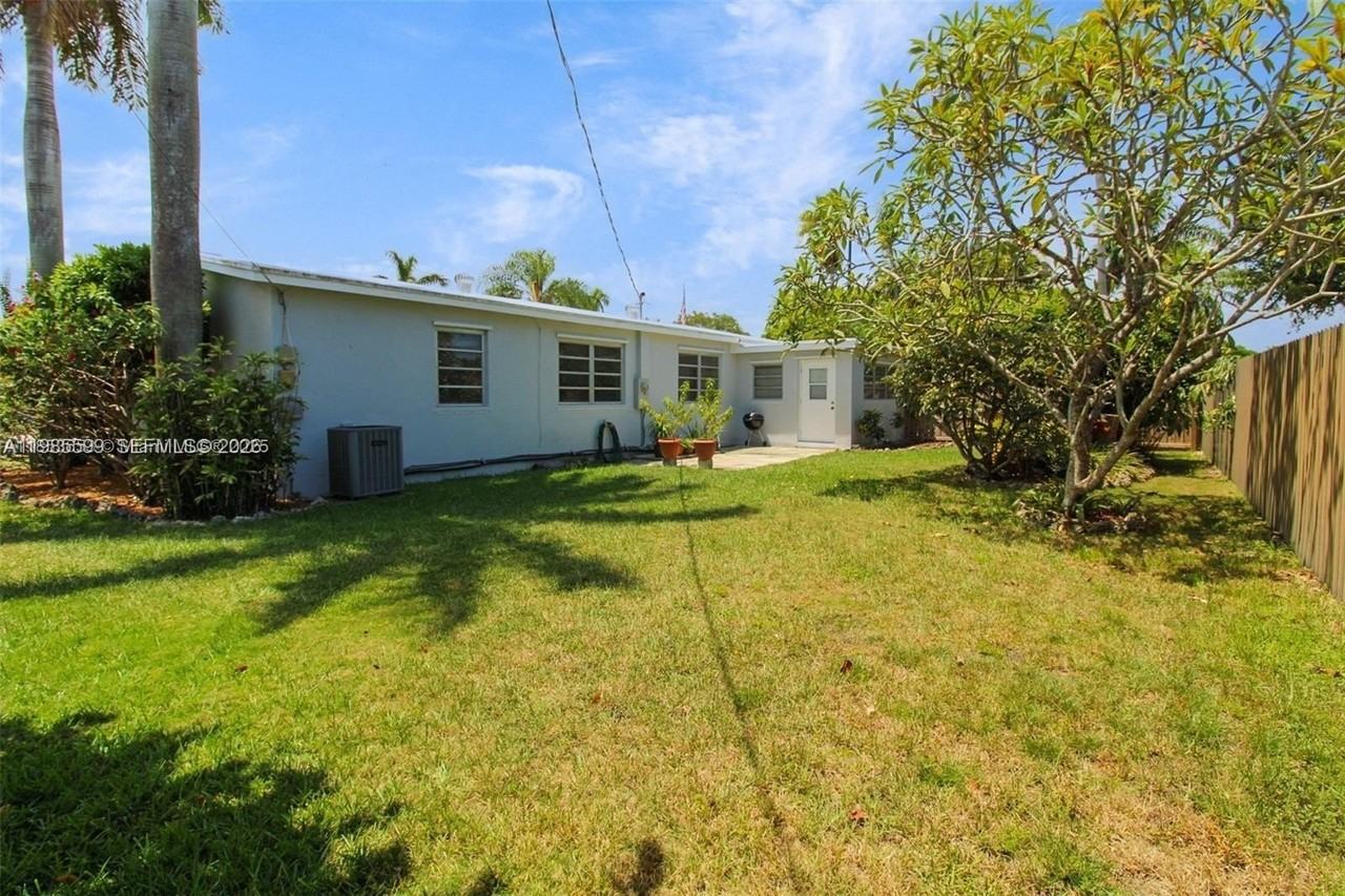 10250 Caribbean Blvd - Photo 5 of 19