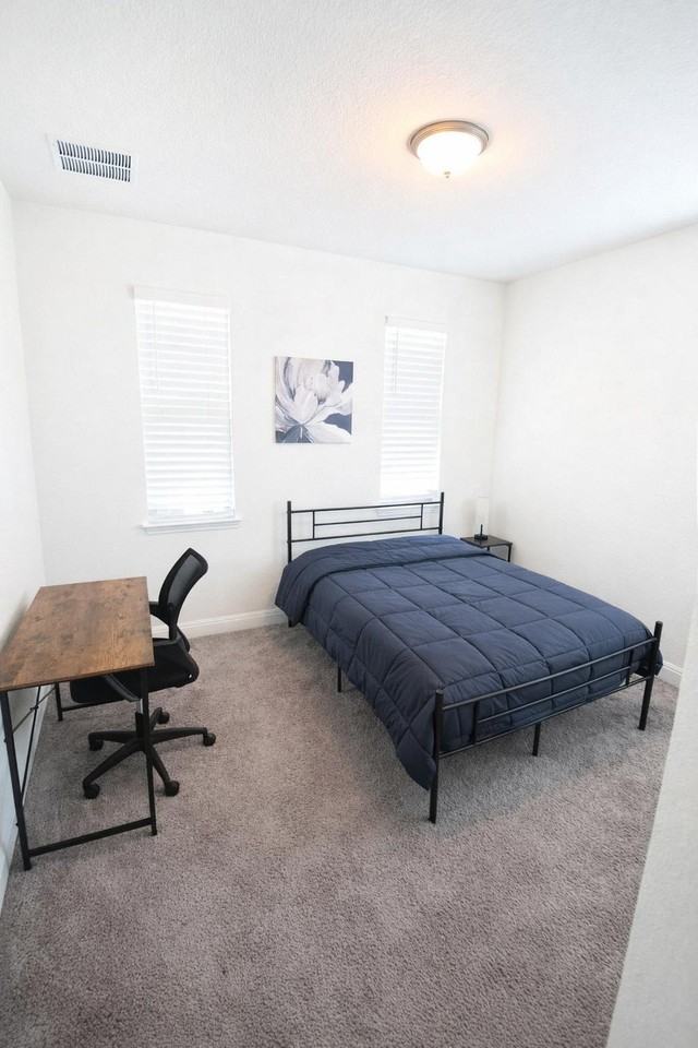 Abigail Adams St - Photo 3 of 7