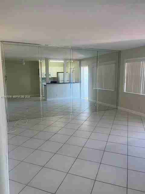 5050 Bayview Dr #17 - Photo 4 of 10