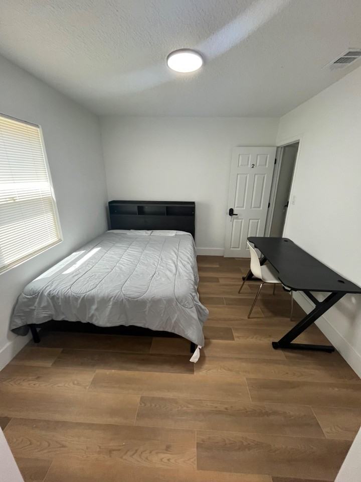 W Swoope Ave - Photo 5 of 6