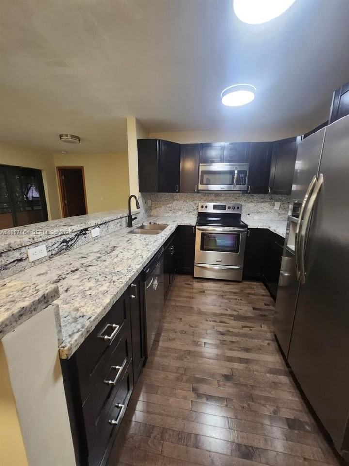 20005 Ne 3rd Ct #6 - Photo 3 of 18