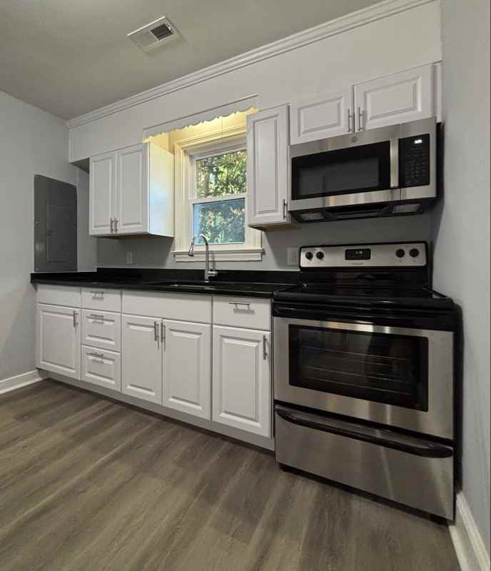 2311 Richmond Ave - Photo 6 of 12