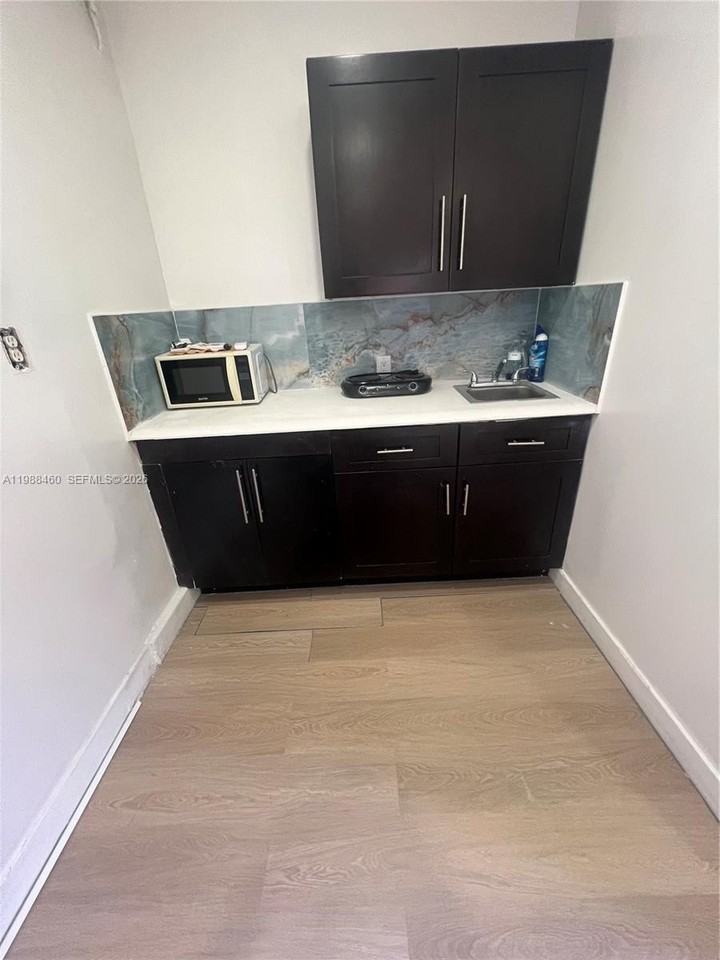 8480 Nw 14th St #1 - Photo 4 of 8