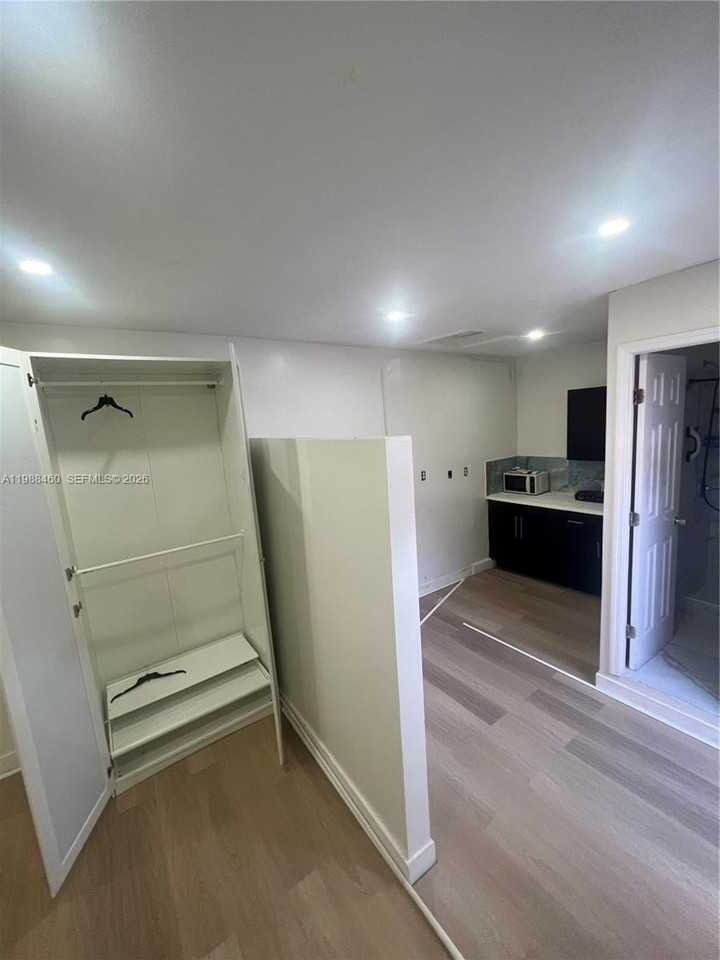 8480 Nw 14th St #1 - Photo 5 of 8