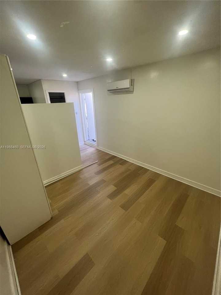 8480 Nw 14th St #1 - Photo 6 of 8