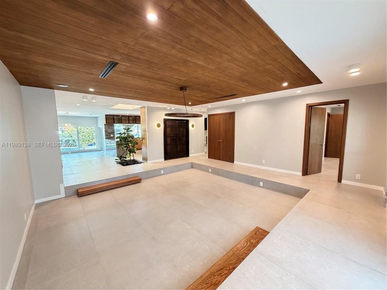 3200 Ne 165th St - Photo 4 of 47