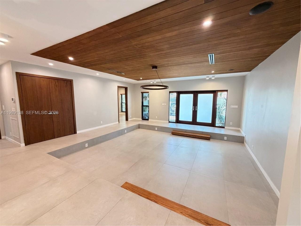 3200 Ne 165th St - Photo 5 of 47
