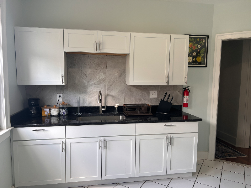 875 Philip St - Photo 2 of 12