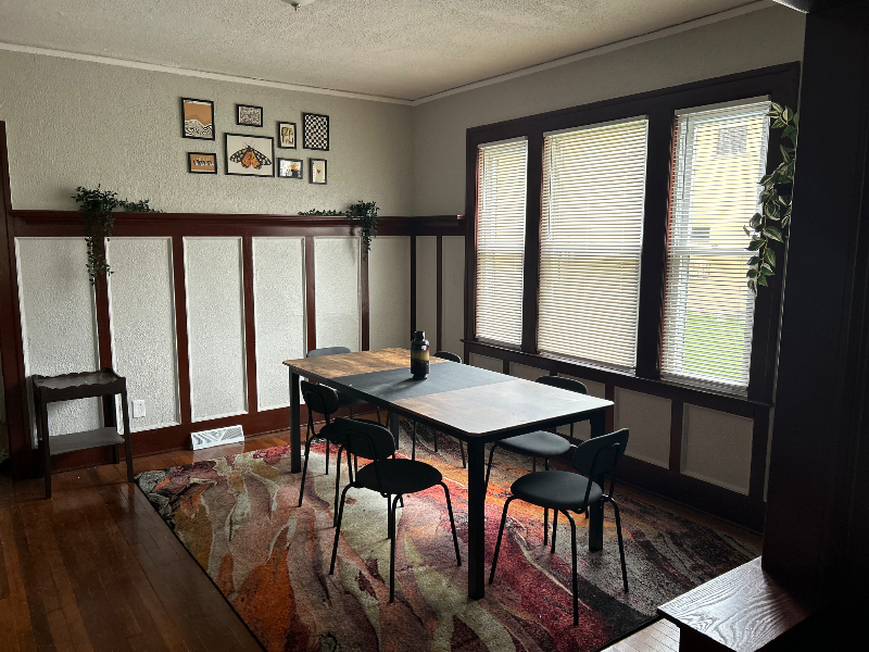 875 Philip St - Photo 3 of 12