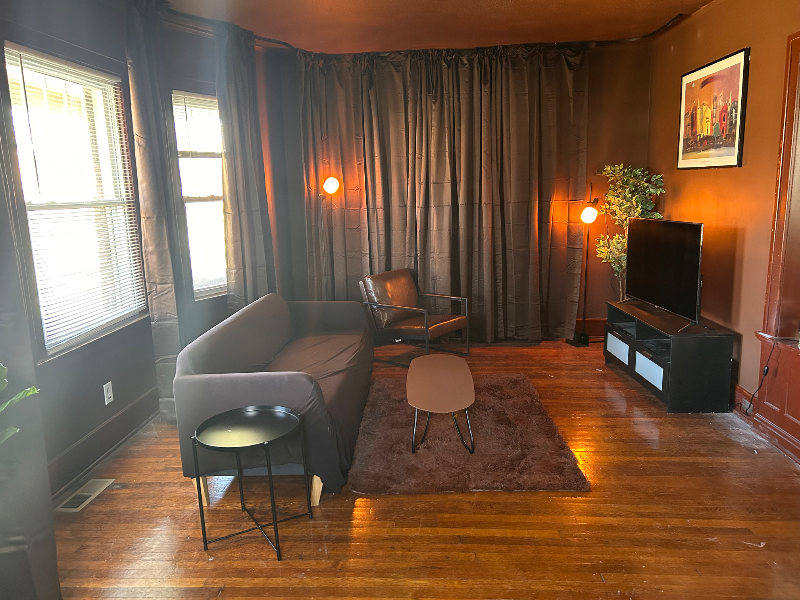 875 Philip St - Photo 5 of 12